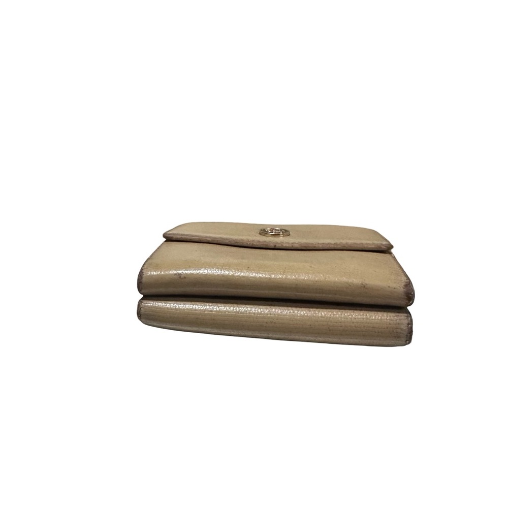 Chanel Coco Button (or Coco Bouton) trifold compact wallet neutral/beige leather - Picture 6 of 11